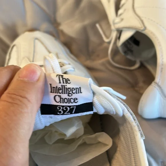 New Balance leather 327 White Sneakers - Picture 7 of 7